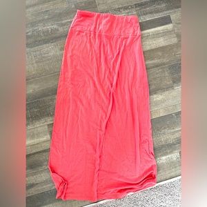 Missimo maxi skirt,size small, color is coral.